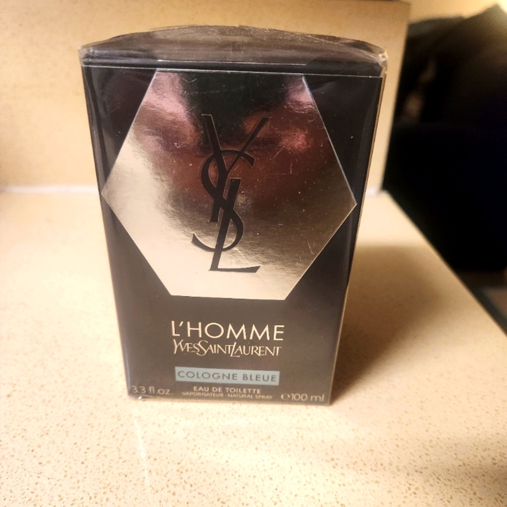 Mens cologne